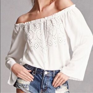 Em & Elle White Off the shoulder Blouse w/ Buttons & Cut Outs (Size: LG)